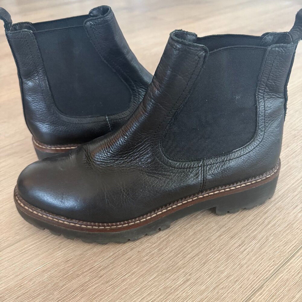 Caslon Miller Chelsea Boots – Black Leather – Size